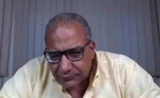 بالفيديو.. عراك ممثلين مباشرة على الهواء يشعل مواقع التواصل