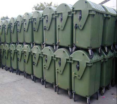 بلدية المفرق تطرح عطاء لشراء 250 حاوية