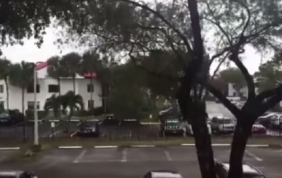 فيديو : صاعقة لن تشاهد مثلها