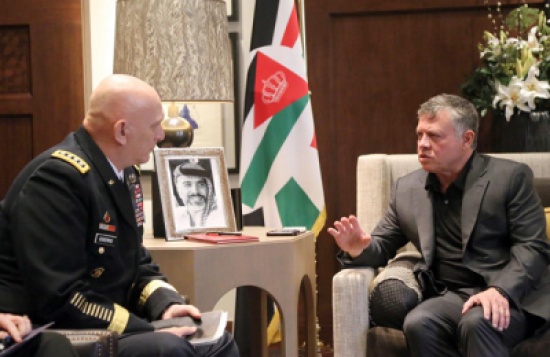 الملك يستقبل رئيس أركان الجيش الأمريكي الملك يستقبل رئيس أركان الجيش الأمريكي