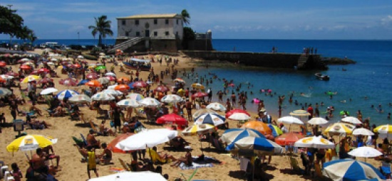 الغد : رئيس وزراء سابق يحتفل بعيد ميلاده في إيطاليا