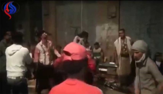 بالفيديو.. حفلة رقص في اليمن تنتهي بكارثة