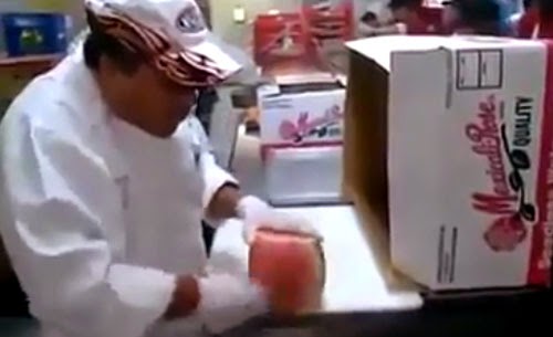 طريقة طريفة لتقطيع البطيخ