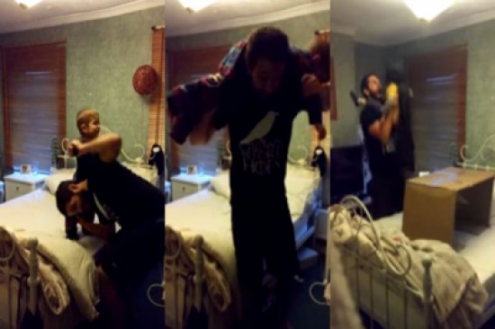 شاهد.. أب يعاقب ابنه على طريقة المصارعة الحرة
