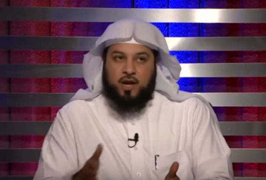 بالفيديو.. “العريفي” يعاود تبرير إهداءه كتبه وعطرًا لإعلامية.. ويوضح طبيعة علاقته بالفنانين والفنانات بالفيديو.. “العريفي” يعاود تبرير إهداءه كتبه وعطرًا لإعلامية.. ويوضح طبيعة علاقته بالفنانين والفنانات