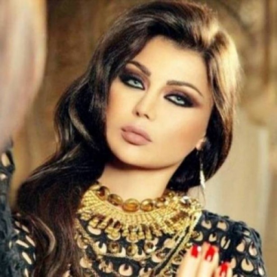 بالصورة - هيفاء تثير الجدل بشخص خفي تمسك يده بالصورة - هيفاء تثير الجدل بشخص خفي تمسك يده