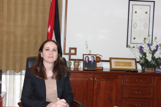 وزيرة الصناعة : حل مشكلة الصادرات الاردنية الى العراق