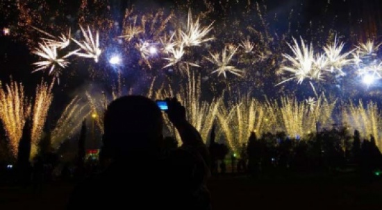 دولتان في المحيط الهادئ أول المحتفلين بالعام الجديد