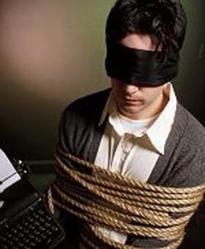 مصري يدعي اختطافه للحصول على فدية من والده