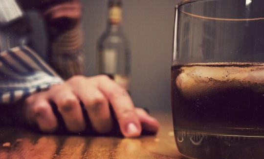 مصادر : قاتل زوجته في الكرك كان بحالة "سُكر" مصادر : قاتل زوجته في الكرك كان بحالة "سُكر"