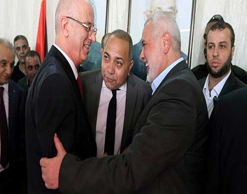 المصالحة مع فتح تثير الخلافات في حماس المصالحة مع فتح تثير الخلافات في حماس