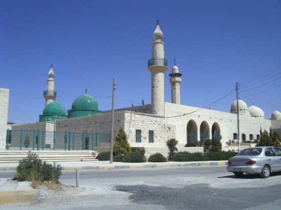 اهالي المزار الجنوبي يطالبون بتفعيل الرقابة على الخدمات العامة اهالي المزار الجنوبي يطالبون بتفعيل الرقابة على الخدمات العامة