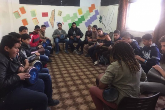 مجموعة أبوغزاله تطلق مشروع "إيقاعات موسيقية مع اللاجئين" لأطفال مخيم البقعة