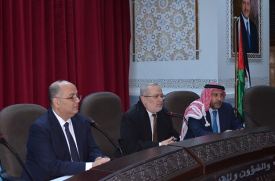 داود يبحث الإجراءات التحضيرية لموسم حج هذا العام 1437 داود يبحث الإجراءات التحضيرية لموسم حج هذا العام 1437
