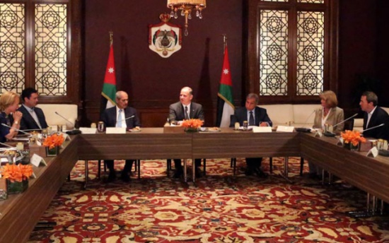 نائب الملك يستقبل وفدا من الكونغرس الأميركي نائب الملك يستقبل وفدا من الكونغرس الأميركي