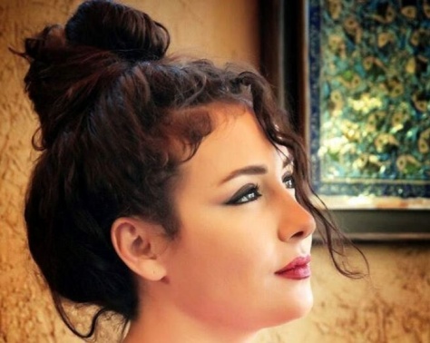 فيديو من منزل كندة حنا.. هكذا احتفلت بخطوبة شقيقتها هل تشبهها؟ فيديو من منزل كندة حنا.. هكذا احتفلت بخطوبة شقيقتها هل تشبهها؟