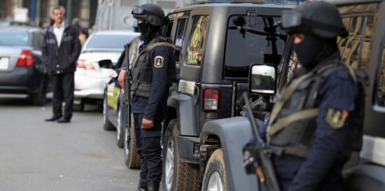 بسبب مقاطع جنسية.. شاذ مصري يقتل “شريكه” بـ40 طعنة بسبب مقاطع جنسية.. شاذ مصري يقتل “شريكه” بـ40 طعنة
