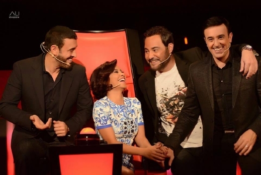 نجوم "ذا فويس" بقمة الانسجام في الكواليس..صور