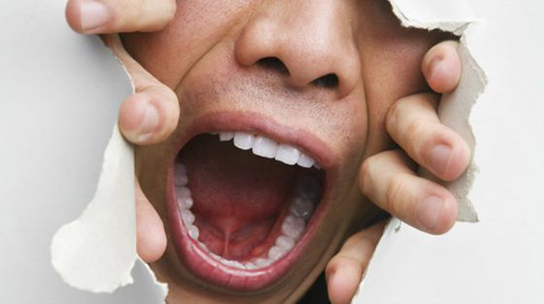 6 خطوات أساسيّة تخلّصكم من بحّة الصّوت 6 خطوات أساسيّة تخلّصكم من بحّة الصّوت