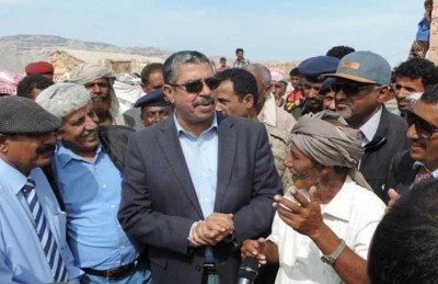 خالد بحاح: زيارة “سقطري” تدشين لعودة الحكومة من جديد