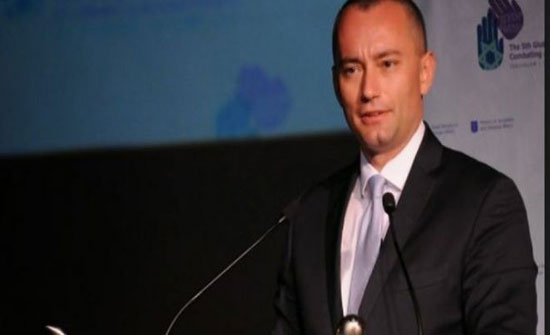 ملادينوف: إطلاق صاروخ على “تل أبيب” خطير للغاية والأوضاع متوترة