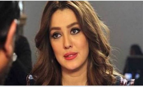 بعد أن كشفت عن حملها- صورة عفوية تضع كندة علوش في ورطة! بعد أن كشفت عن حملها- صورة عفوية تضع كندة علوش في ورطة!