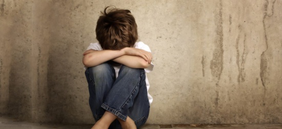 ينتظرهما مصير مظلم.. أب وأم يغتصبان ابنهما لمدة 10 سنوات !