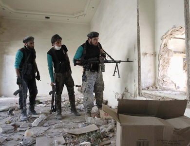 هيومن رايتس ووتش تدعو مجلس الأمن لوقف تدفق الأسلحة إلى سوريا