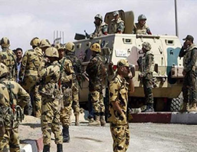 مقتل 10 جنود مصريين بانفجار سيّارة مفخّخة شمال سيناء