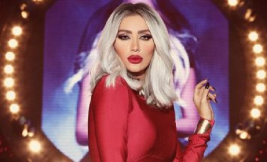 مايا دياب بأغرب إطلالة – بالصورة مايا دياب بأغرب إطلالة – بالصورة