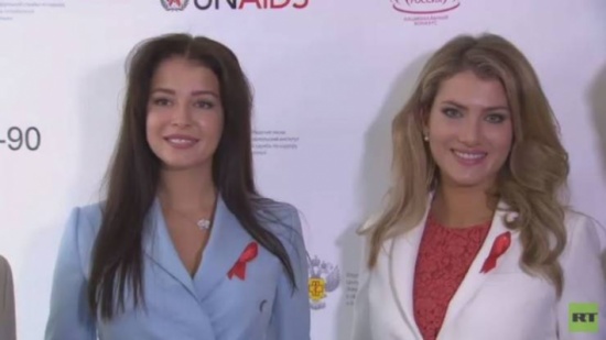 فيديو| ملكات جمال يجرين فحصا للإيدز !