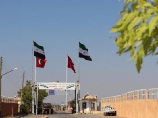 سوريا : 40 قتيلا وعشرات الجرحى في انفجار يهز معبر باب السلامة الحدودي سوريا : 40 قتيلا وعشرات الجرحى في انفجار يهز معبر باب السلامة الحدودي