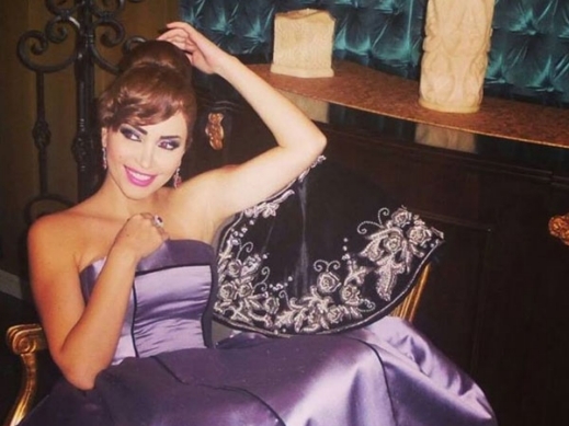 بالصور: نسرين طافش بإطلالة ملكية تشع أنوثة