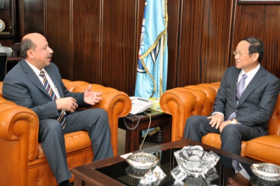 السفير الكوري في عمان يزور جامعة العلوم والتكنولوجيا