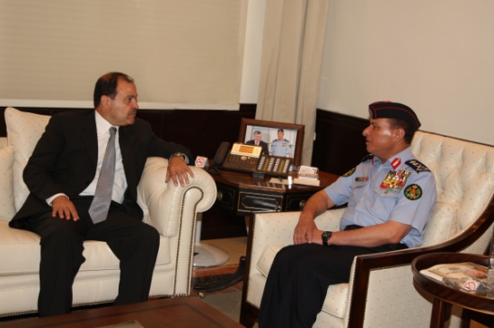 وزير الداخلية يزور مديرية الأمن العام