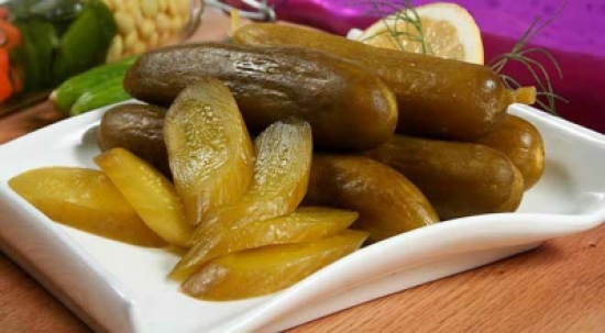 “الخيار المخلل” يصيب 800 متظاهر بالتسمم في كمبوديا