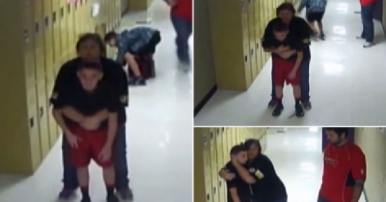 شاهد.. معلمة تنقذ حياة تلميذ كاد يختنق بقطعة حلوى