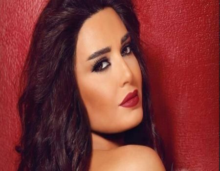 سابين: يستحيل أن أقدّم أي عمل "من قفا إيدي" سابين: يستحيل أن أقدّم أي عمل "من قفا إيدي"