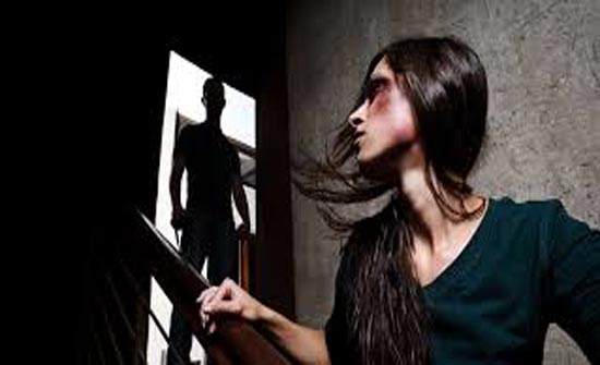 أم تقتل طفلها لتكمل ممارسة الرذيلة مع عشيقها !! أم تقتل طفلها لتكمل ممارسة الرذيلة مع عشيقها !!