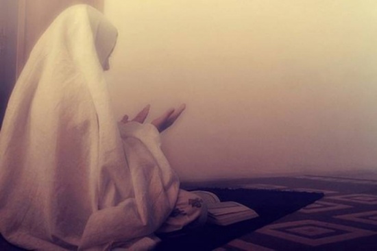 هل المرأة أكثر تدينا من الرجل في الدول العربية ؟‎