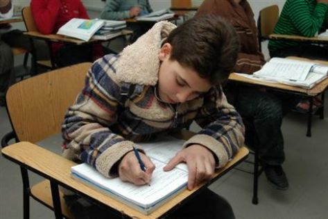 خبراء: إيجاد مركز مستقل للمناهج خطوة للانطلاق بالمناهج