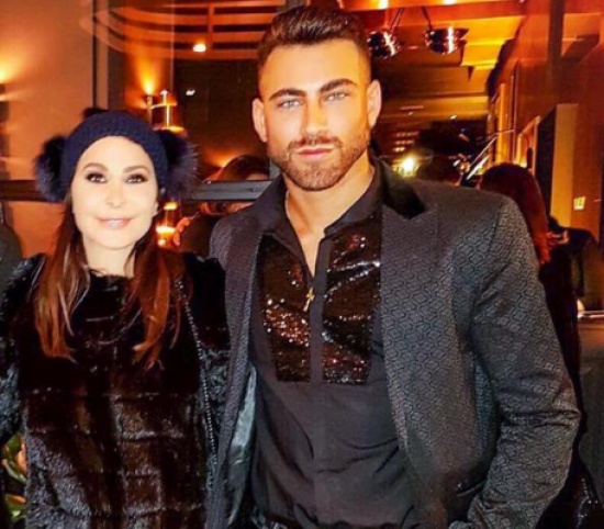 «صور» من جديد .. ما الذي يربط “إليسا” بهذا الطبيب الإيطالي المثير للجدل! «صور» من جديد .. ما الذي يربط “إليسا” بهذا الطبيب الإيطالي المثير للجدل!