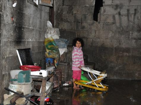 المنخفض الجوي يفاقم معاناة سكان غزة المنخفض الجوي يفاقم معاناة سكان غزة