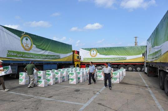 الحملة الوطنية السعودية توزع كسوة الشتاء على الاسر السورية