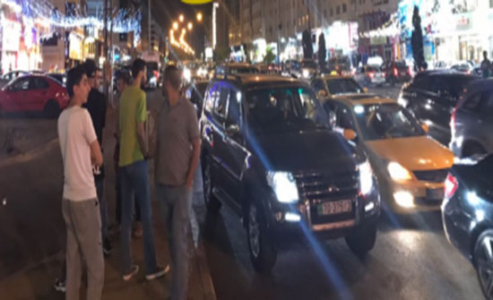 صور : إصابات في مشاجرة داخل سوبرماركت في شارع المدينة صور : إصابات في مشاجرة داخل سوبرماركت في شارع المدينة