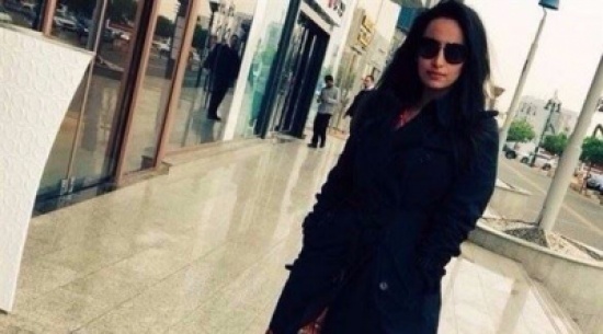 السلطات السعودية تلقي القبض على فتاة بعد ظهورها في شوارع الرياض بدون حجاب السلطات السعودية تلقي القبض على فتاة بعد ظهورها في شوارع الرياض بدون حجاب