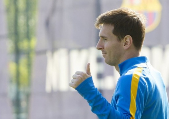 شاهد: ميسي يثبت جاهزيته للكلاسيكو بـ"برتقالة" !