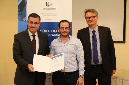 "المهندسين" تختتم 3 برامج تدريبية في مجال استخدام العقود "المهندسين" تختتم 3 برامج تدريبية في مجال استخدام العقود