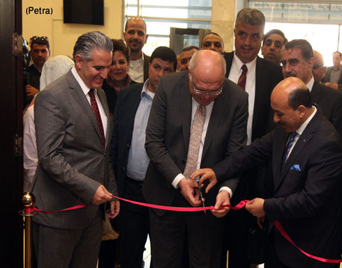 وزير الاشغال يفتتح المؤتمر والمعرض الدولي لاعادة اعمار غزة