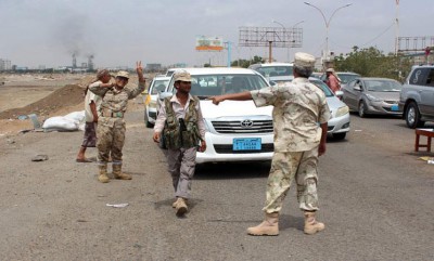 مقتل مسؤول يمني ونجله بنيران مجهولين في عدن